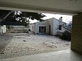 Villa de 4 chambres avec potentiel pour une maison supplémentaire ou des appartements séparés in Real Estate Alicante