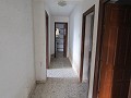 Villa de 4 chambres avec potentiel pour une maison supplémentaire ou des appartements séparés in Real Estate Alicante