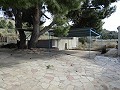 Villa de 4 chambres avec potentiel pour une maison supplémentaire ou des appartements séparés in Real Estate Alicante