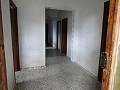 Villa de 4 chambres avec potentiel pour une maison supplémentaire ou des appartements séparés in Real Estate Alicante