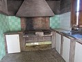 Villa de 4 chambres avec potentiel pour une maison supplémentaire ou des appartements séparés in Real Estate Alicante