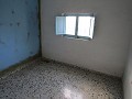 Villa de 4 chambres avec potentiel pour une maison supplémentaire ou des appartements séparés in Real Estate Alicante