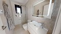 Élégante villa de 3 chambres et 4 salles de bain avec piscine privée, à 750 m de la plage in Real Estate Alicante