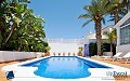 Stijlvolle villa met 5 slaapkamers en privézwembad, op 5 minuten van het strand in Real Estate Alicante
