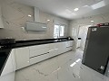 Luxe nieuwe villa met zwembad en perceel in Real Estate Alicante