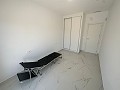 Luxe nieuwe villa met zwembad en perceel in Real Estate Alicante