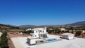 Luxe nieuwe villa met zwembad en perceel in Real Estate Alicante