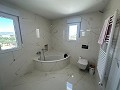 Luxe nieuwe villa met zwembad en perceel in Real Estate Alicante