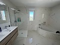 Luxe nieuwe villa met zwembad en perceel in Real Estate Alicante