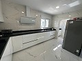 Luxe nieuwe villa met zwembad en perceel in Real Estate Alicante