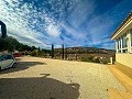 Incredible villa with pool in Pinoso in Real Estate Alicante
