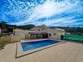 Incredible villa with pool in Pinoso in Real Estate Alicante