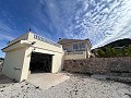 Incredible villa with pool in Pinoso in Real Estate Alicante