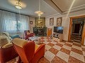 Schöne Villa zwischen Sax und Elda mit Pool und Gästehaus in Real Estate Alicante