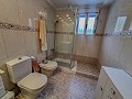 Schöne Villa zwischen Sax und Elda mit Pool und Gästehaus in Real Estate Alicante