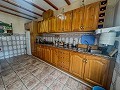 Schöne Villa zwischen Sax und Elda mit Pool und Gästehaus in Real Estate Alicante