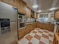 Schöne Villa zwischen Sax und Elda mit Pool und Gästehaus in Real Estate Alicante
