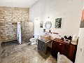 Beeindruckende Villa mit 9 Schlafzimmern in Biar in Real Estate Alicante