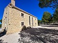 Beeindruckende Villa mit 9 Schlafzimmern in Biar in Real Estate Alicante