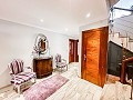 Schönes dreistöckiges Haus im Zentrum von Almansa in Real Estate Alicante