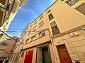 Schönes dreistöckiges Haus im Zentrum von Almansa in Real Estate Alicante
