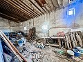 Geräumiges Landhaus mit 8 Zimmern zum Renovieren in Yecla in Real Estate Alicante