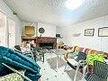 Geräumiges Landhaus mit 8 Zimmern zum Renovieren in Yecla in Real Estate Alicante