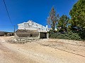 Geräumiges Landhaus mit 8 Zimmern zum Renovieren in Yecla in Real Estate Alicante