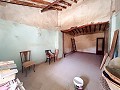 Geräumiges Landhaus mit 8 Zimmern zum Renovieren in Yecla in Real Estate Alicante
