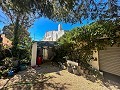 Geräumiges Landhaus mit 8 Zimmern zum Renovieren in Yecla in Real Estate Alicante