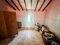 Geräumiges Landhaus mit 8 Zimmern zum Renovieren in Yecla in Real Estate Alicante