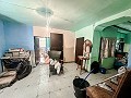 Geräumiges Landhaus mit 8 Zimmern zum Renovieren in Yecla in Real Estate Alicante