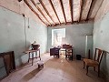 Geräumiges Landhaus mit 8 Zimmern zum Renovieren in Yecla in Real Estate Alicante