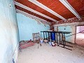 Geräumiges Landhaus mit 8 Zimmern zum Renovieren in Yecla in Real Estate Alicante