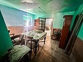 Geräumiges Landhaus mit 8 Zimmern zum Renovieren in Yecla in Real Estate Alicante