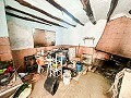Geräumiges Landhaus mit 8 Zimmern zum Renovieren in Yecla in Real Estate Alicante