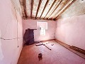 Geräumiges Landhaus mit 8 Zimmern zum Renovieren in Yecla in Real Estate Alicante