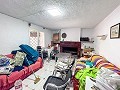 Geräumiges Landhaus mit 8 Zimmern zum Renovieren in Yecla in Real Estate Alicante