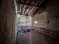 Geräumiges Landhaus mit 8 Zimmern zum Renovieren in Yecla in Real Estate Alicante