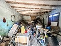 Geräumiges Landhaus mit 8 Zimmern zum Renovieren in Yecla in Real Estate Alicante