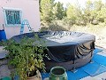 Maison de campagne partiellement réformée avec 4 chambres et 1 salle de bain in Real Estate Alicante
