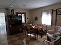 Maison de campagne partiellement réformée avec 4 chambres et 1 salle de bain in Real Estate Alicante