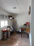 Maison de campagne partiellement réformée avec 4 chambres et 1 salle de bain in Real Estate Alicante