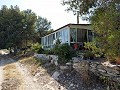 Maison de campagne partiellement réformée avec 4 chambres et 1 salle de bain in Real Estate Alicante