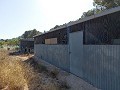 Maison de campagne partiellement réformée avec 4 chambres et 1 salle de bain in Real Estate Alicante