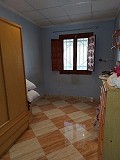 Maison de campagne partiellement réformée avec 4 chambres et 1 salle de bain in Real Estate Alicante