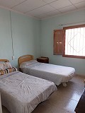 Maison de campagne partiellement réformée avec 4 chambres et 1 salle de bain in Real Estate Alicante