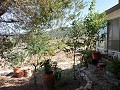 Maison de campagne partiellement réformée avec 4 chambres et 1 salle de bain in Real Estate Alicante