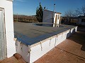 Amplia casa de campo con piscina y viñedo in Real Estate Alicante