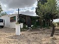 Casa de campo con 4 dormitorios, Garaje y Piscina in Real Estate Alicante